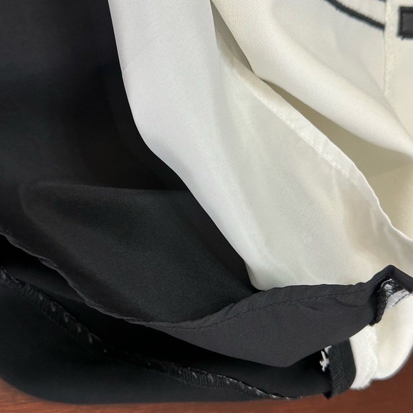 Victoria Beckham unique dress. With beautiful flower leather applications. - Picture 14 of 16